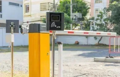Cancela automática na entrada de condomínio