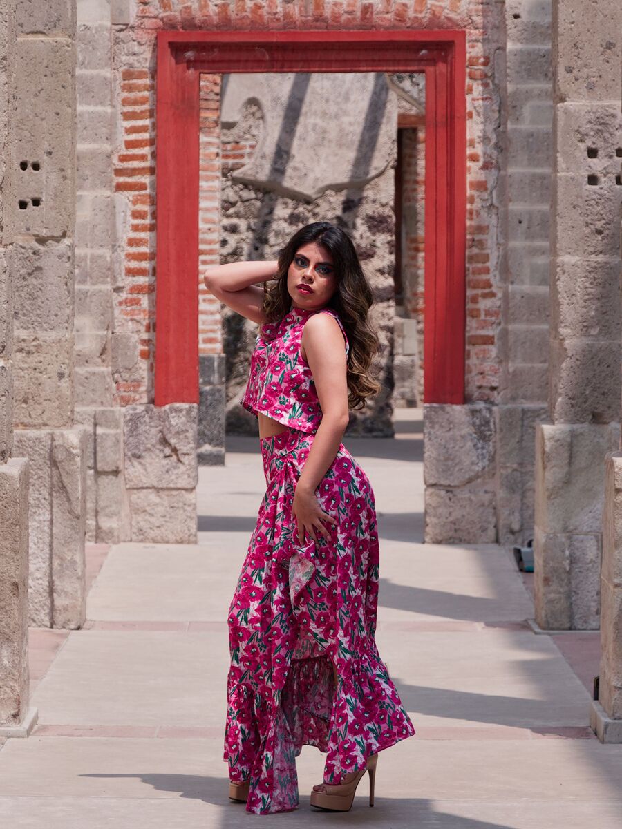 Conjunto floral pink visto de lado